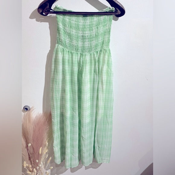 “Blue B” brand Strapless Green and white Dress NWT - Picture 4 of 6